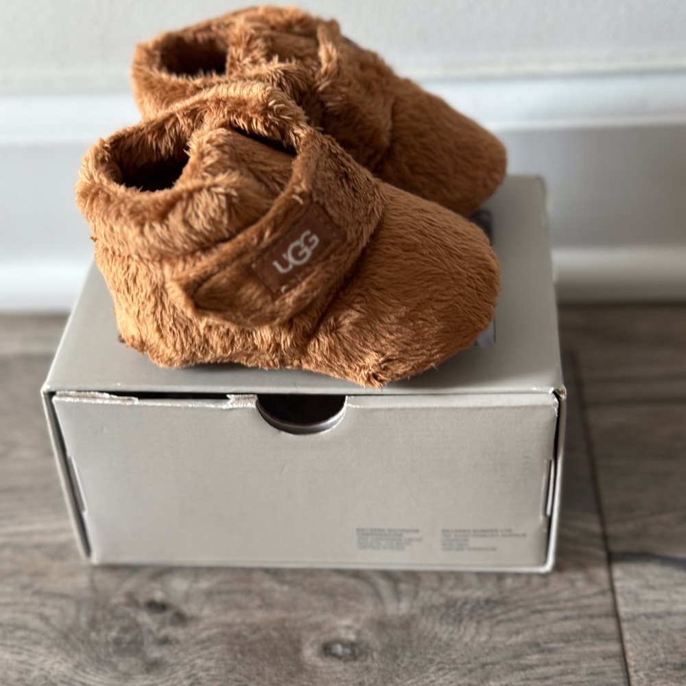 UGG